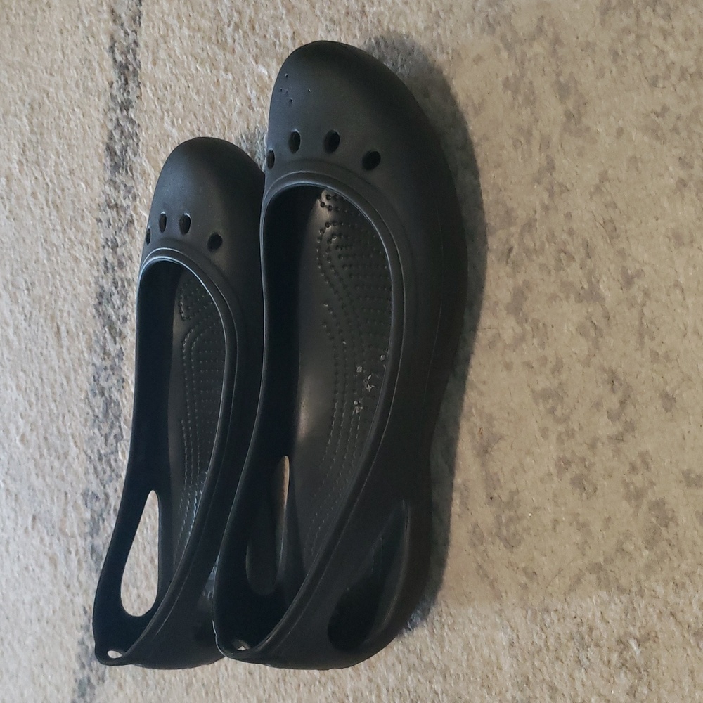CROCS Black Slingback Flats with Cut-Out Design